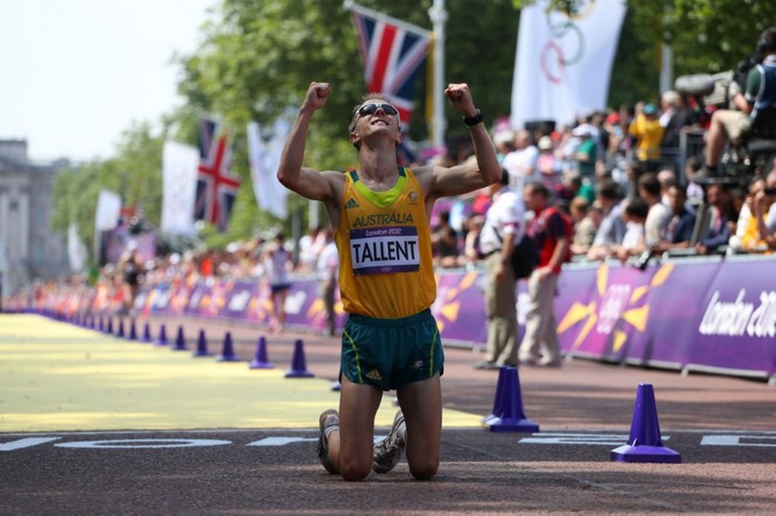 Jared Tallent của Australia giành HCB đi bộ 50km.